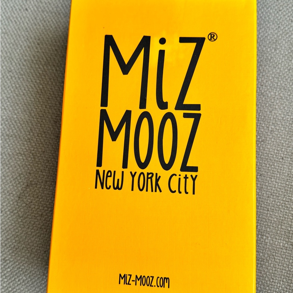 Miz Mooz Green Slingback Flats with Pointed Toe - Picture 2 of 9
